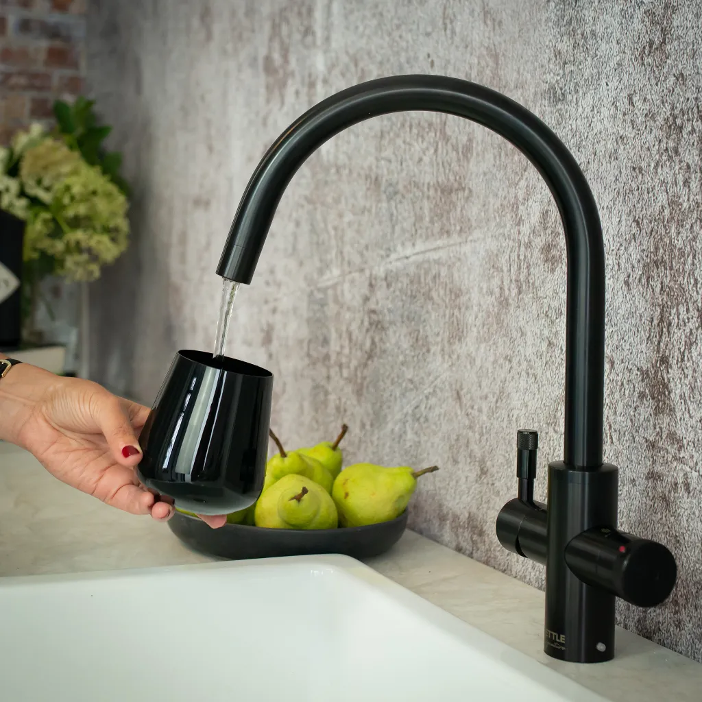 Signature Modern Black Lifestyle 5.webp
